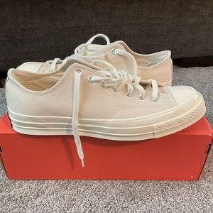 M size 9.5, W size 11.5 natural converse Chuck 70